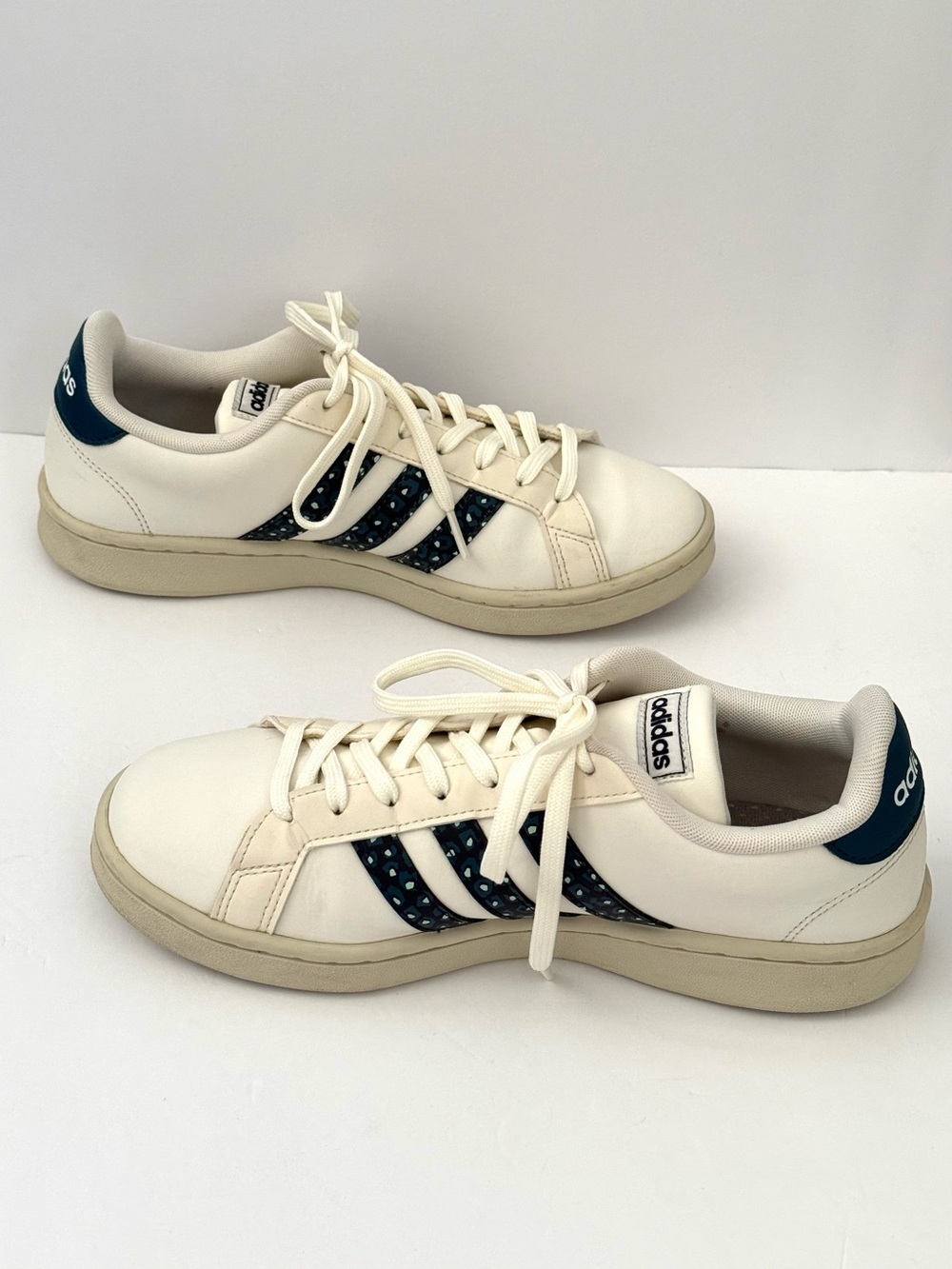 Adidas Grand Court 2.0 White Blue Print Sneakers Women’s Size 9